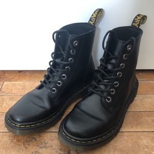 1460 Dr. Martens